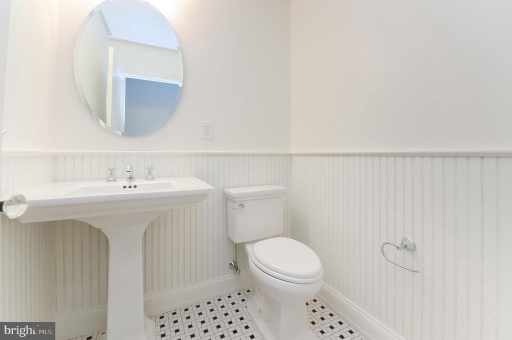 1518 Spruce Street - Photo 3