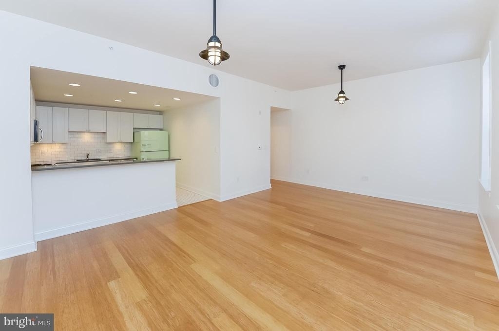 1518 Spruce Street - Photo 6