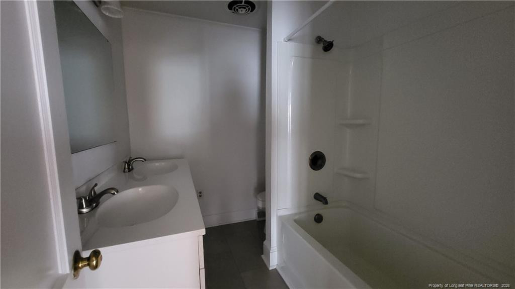 311 E 16th Street - Photo 4