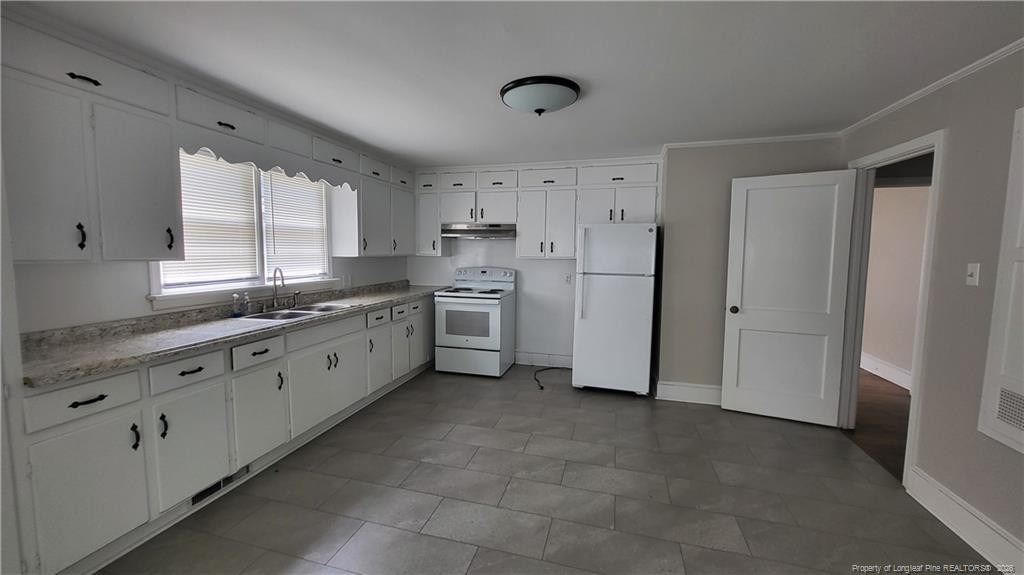 311 E 16th Street - Photo 3