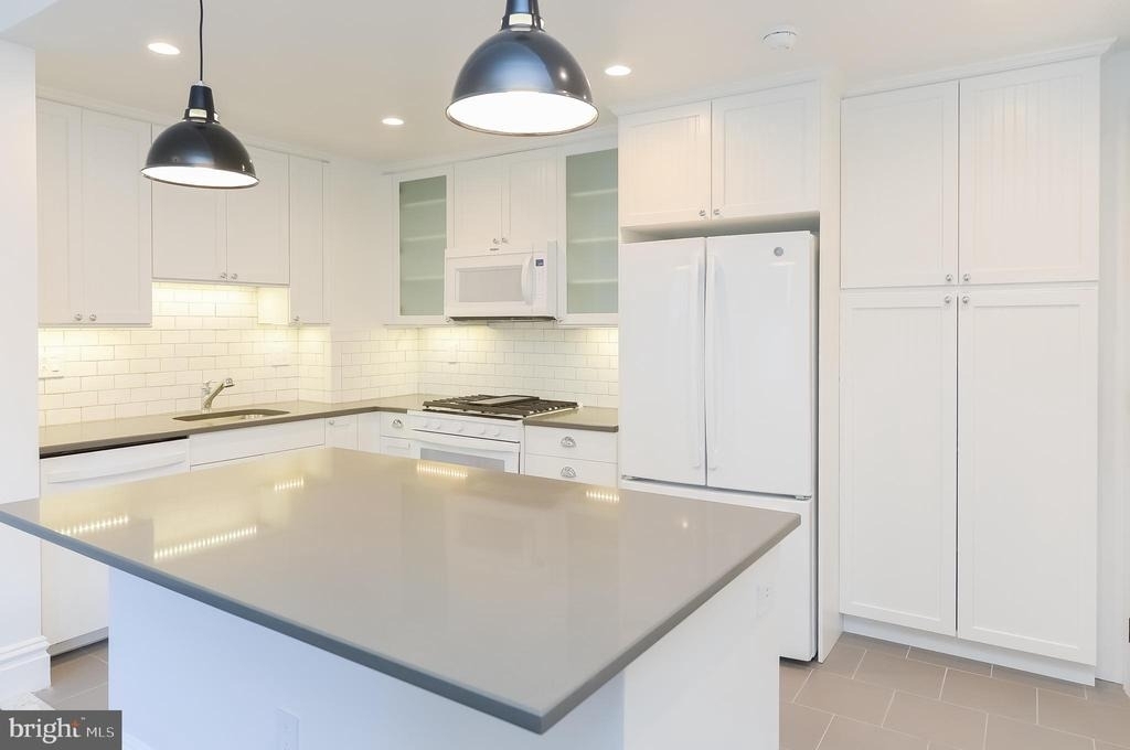 1520 Spruce Street - Photo 4