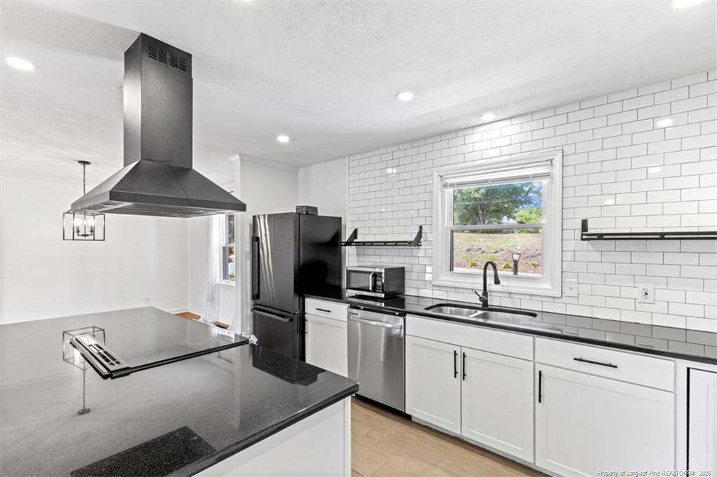 2710 Fordham Drive - Photo 2