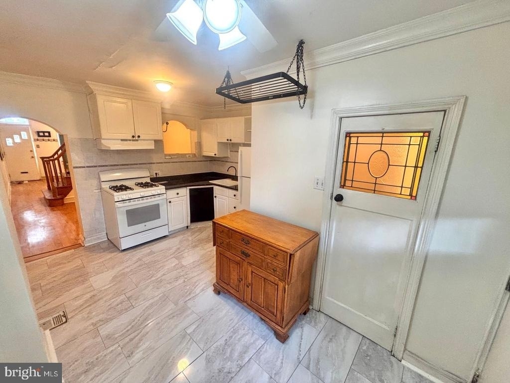 3229 Almond Street - Photo 9