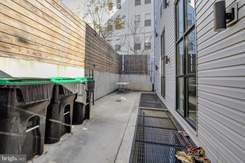 2034 N Front Street - Photo 27