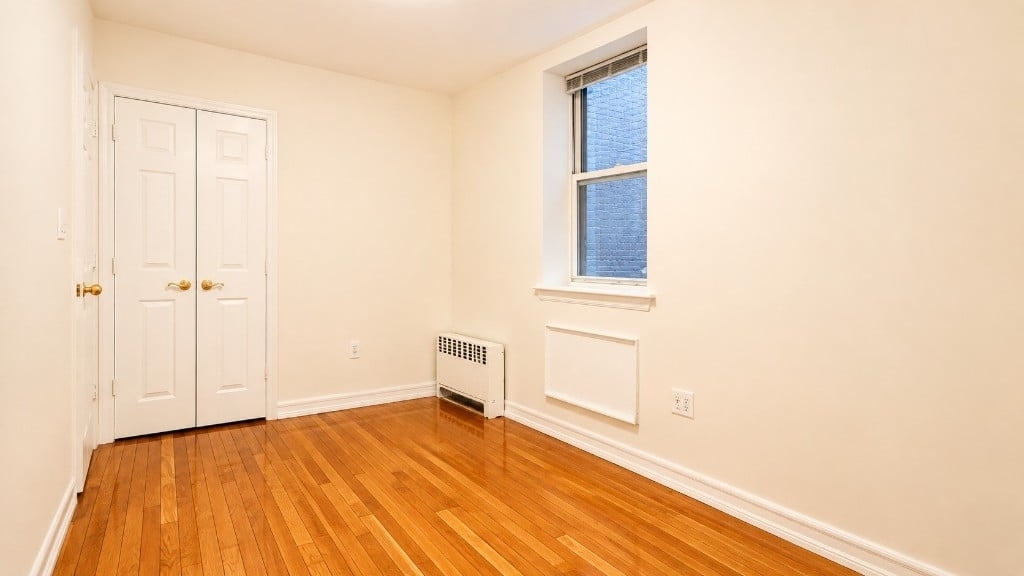  West 48th Street, Unit 5 - Photo 4