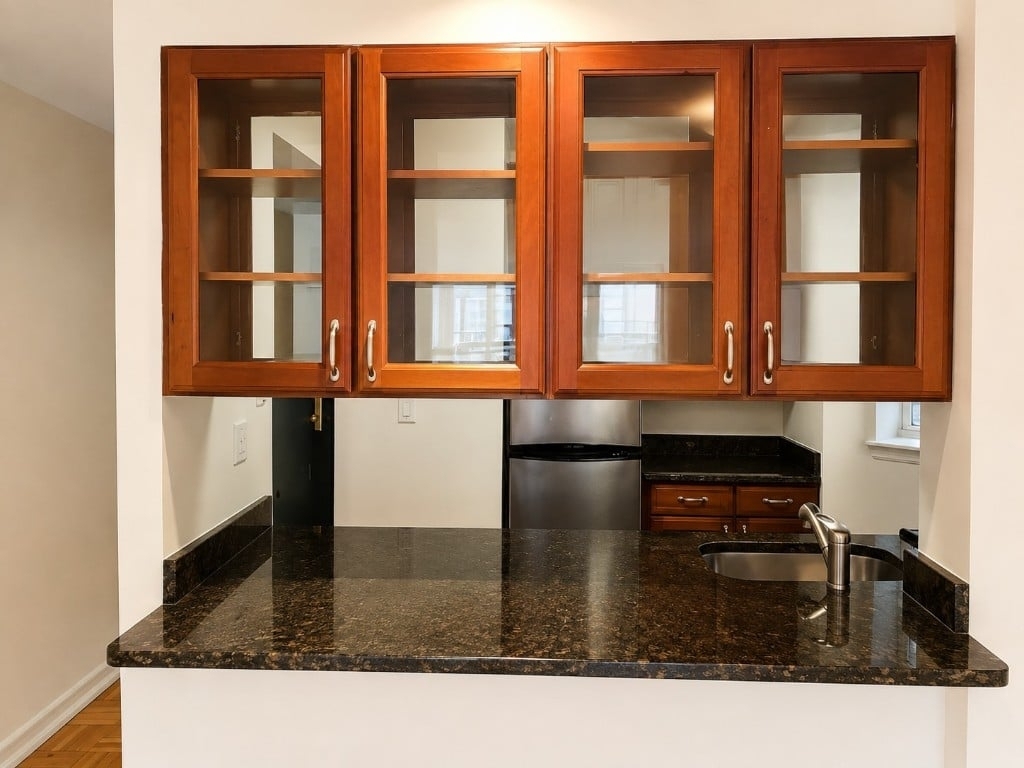  West 48th Street, Unit 5 - Photo 2