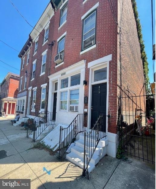 2534 Poplar Street - Photo 0