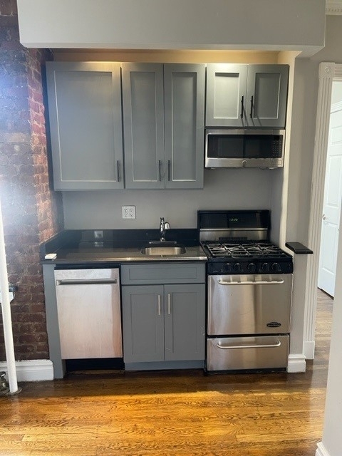 East 13th Street - Photo 2