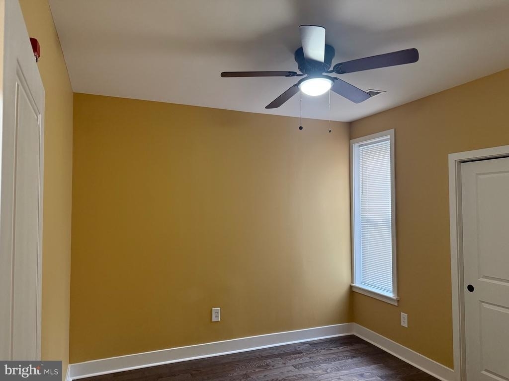 6048 Catharine Street - Photo 4
