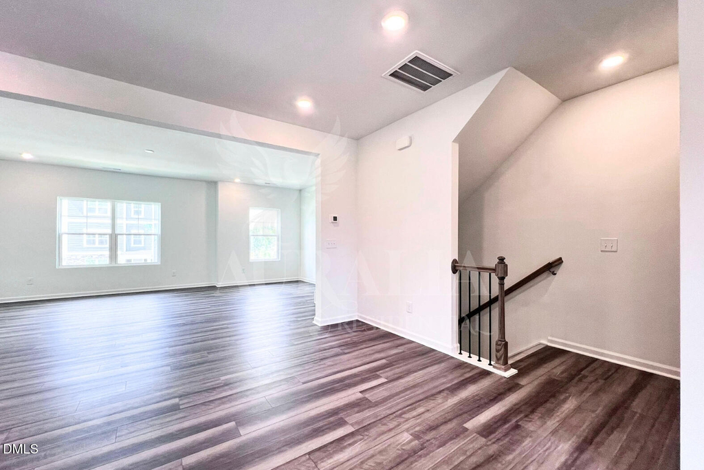 1421 Jay Road - Photo 6