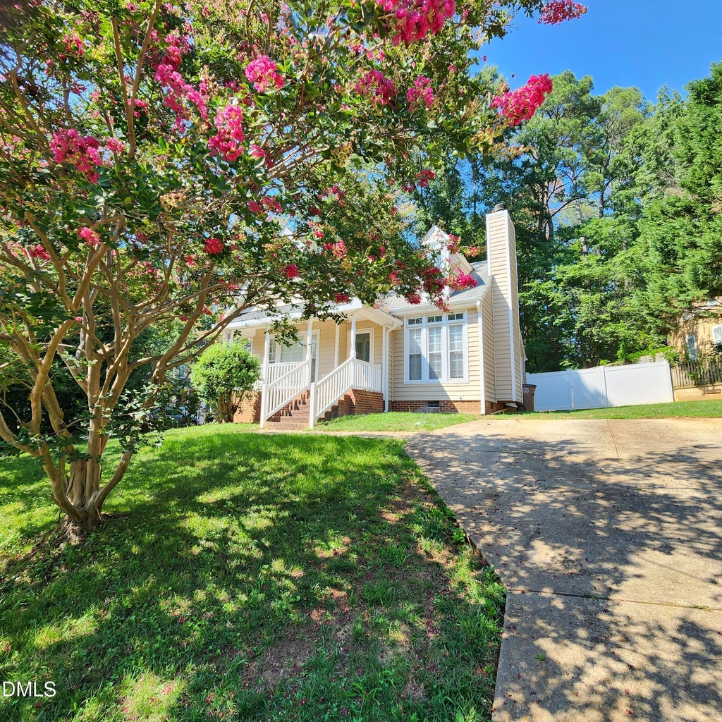 126 W Holding Avenue - Photo 2