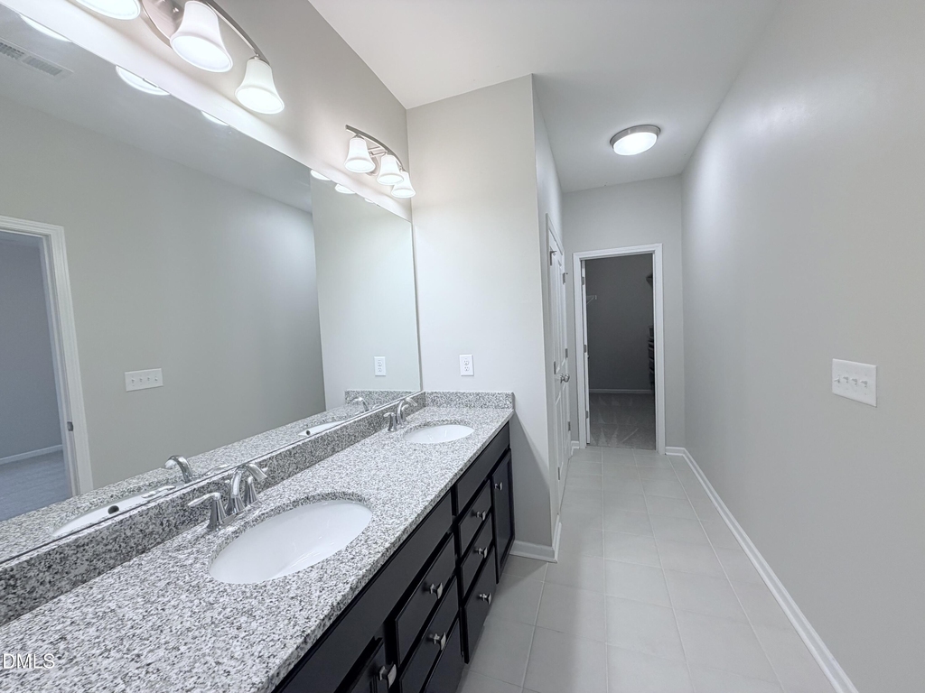 565 Grand Central Station - Photo 12