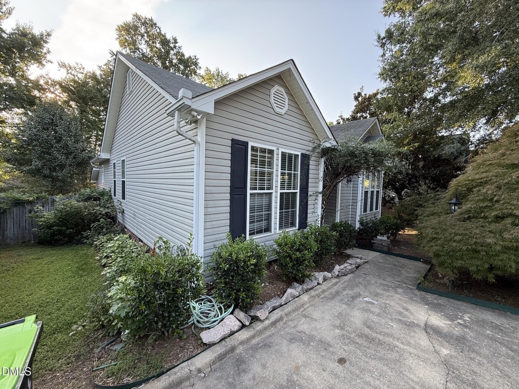 304 Aqua Marine Lane - Photo 1