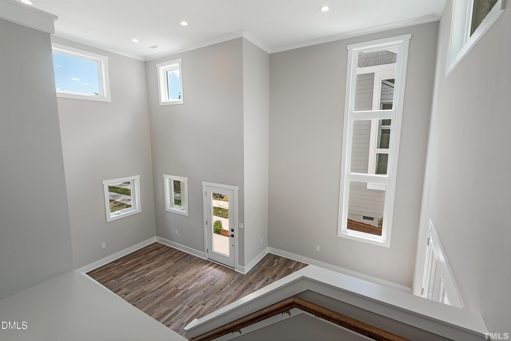 715 Drew Street - Photo 3
