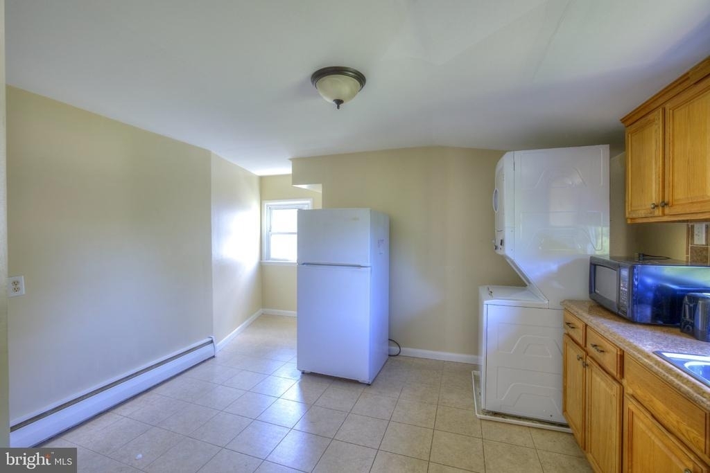 107 E Sixth Street - Photo 4