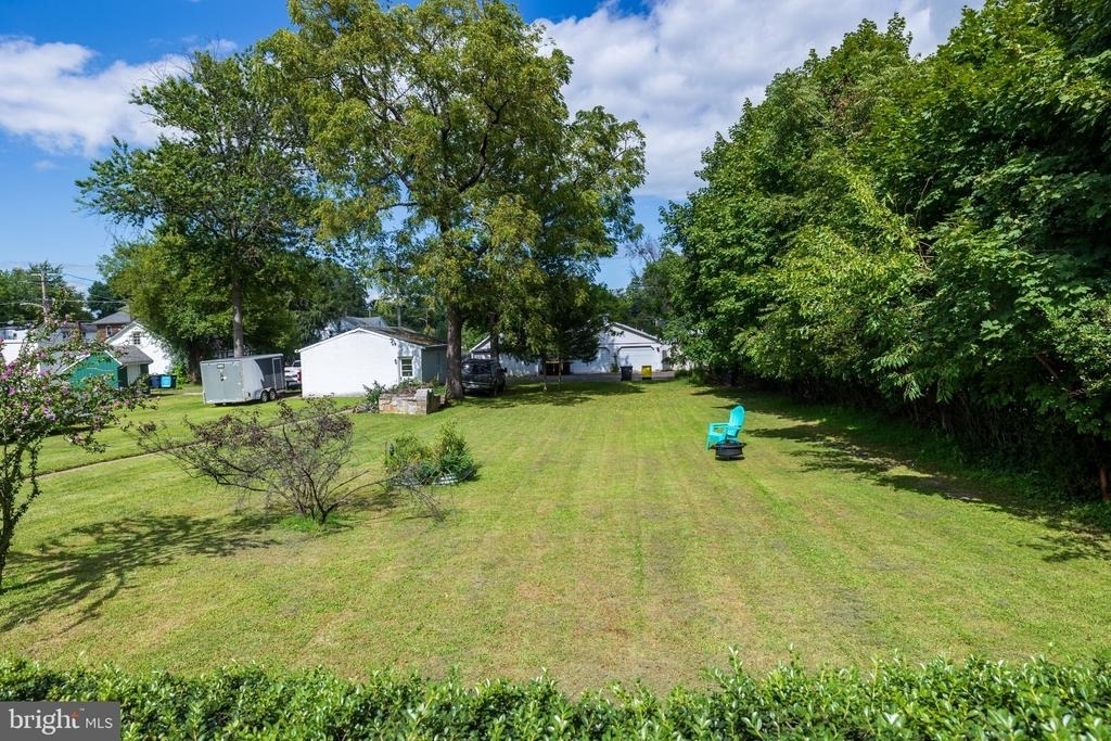 107 E Sixth Street - Photo 7