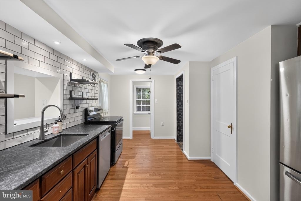 216 Huron Avenue - Photo 7