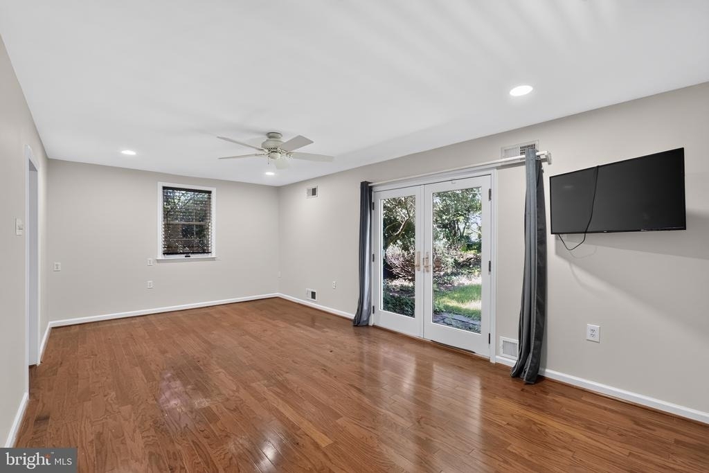 216 Huron Avenue - Photo 12