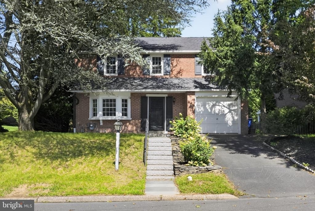 216 Huron Avenue - Photo 0