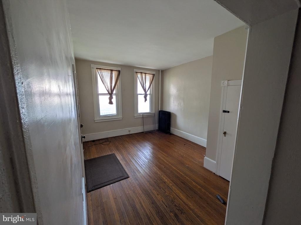 441 E Main Street - Photo 3