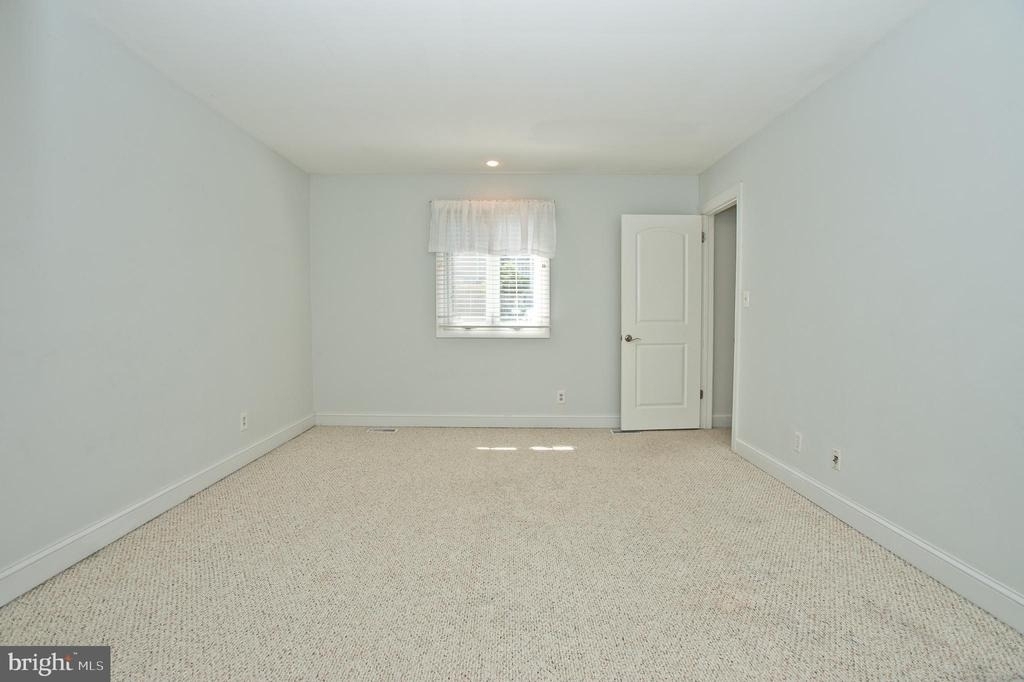 126 E Chelsea Circle - Photo 16