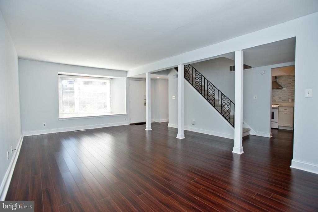 126 E Chelsea Circle - Photo 5