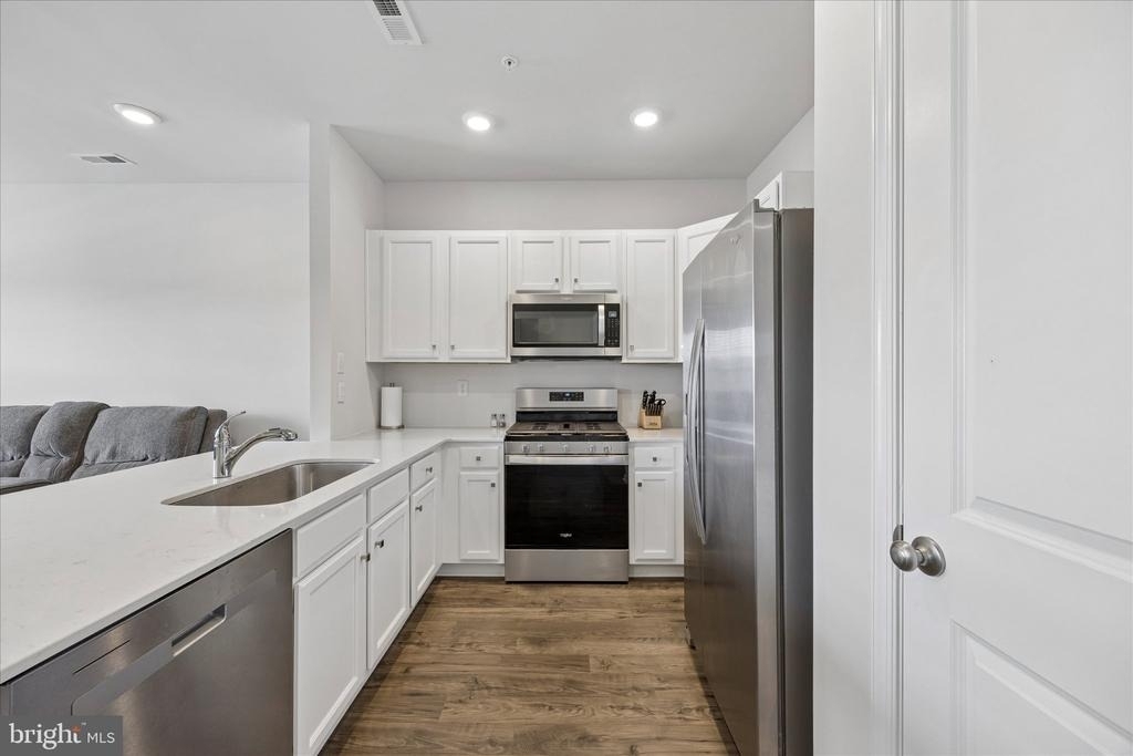 177 S Harner Boulevard - Photo 4