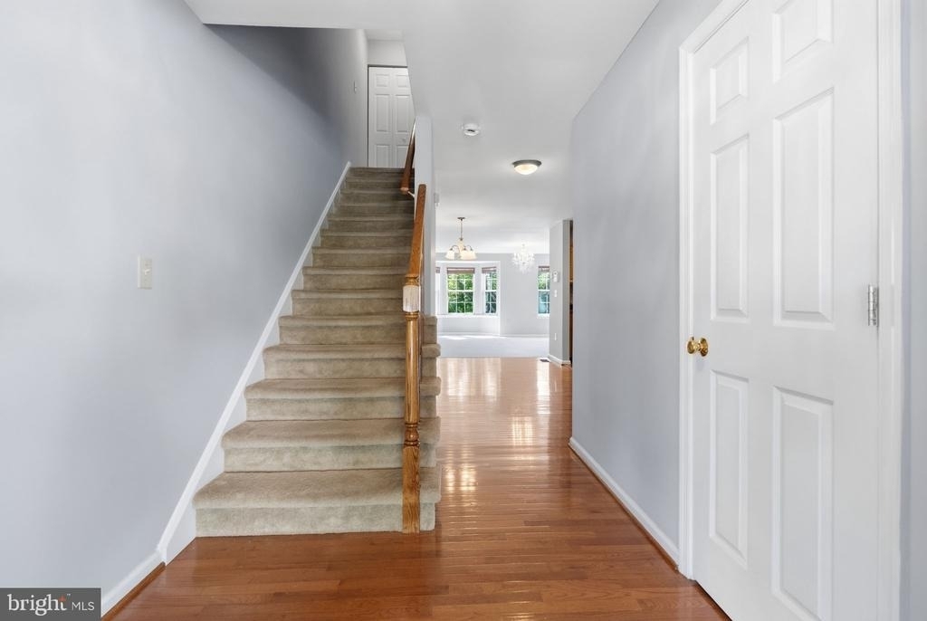 1046 Balley Drive - Photo 3