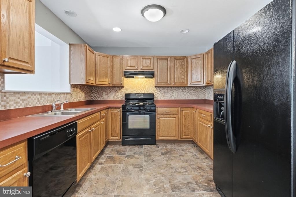 1046 Balley Drive - Photo 8