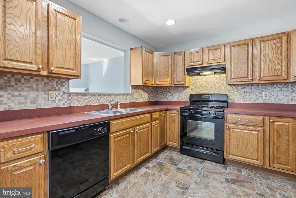 1046 Balley Drive - Photo 9