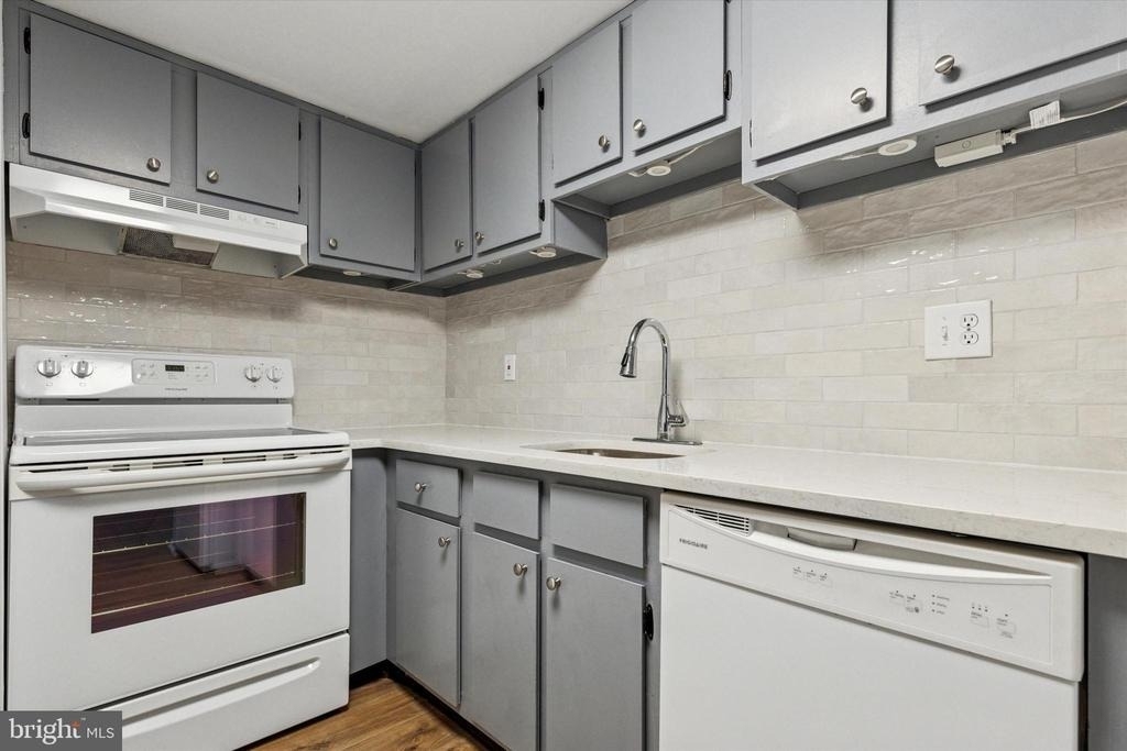 344 Summit House - Photo 4