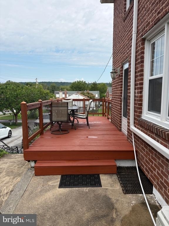337 W Pennsylvania Avenue - Photo 3