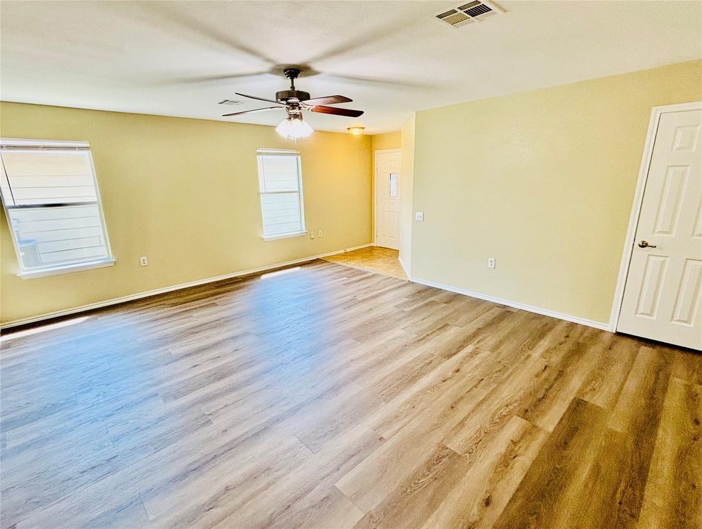 1220 Anise Dr - Photo 2