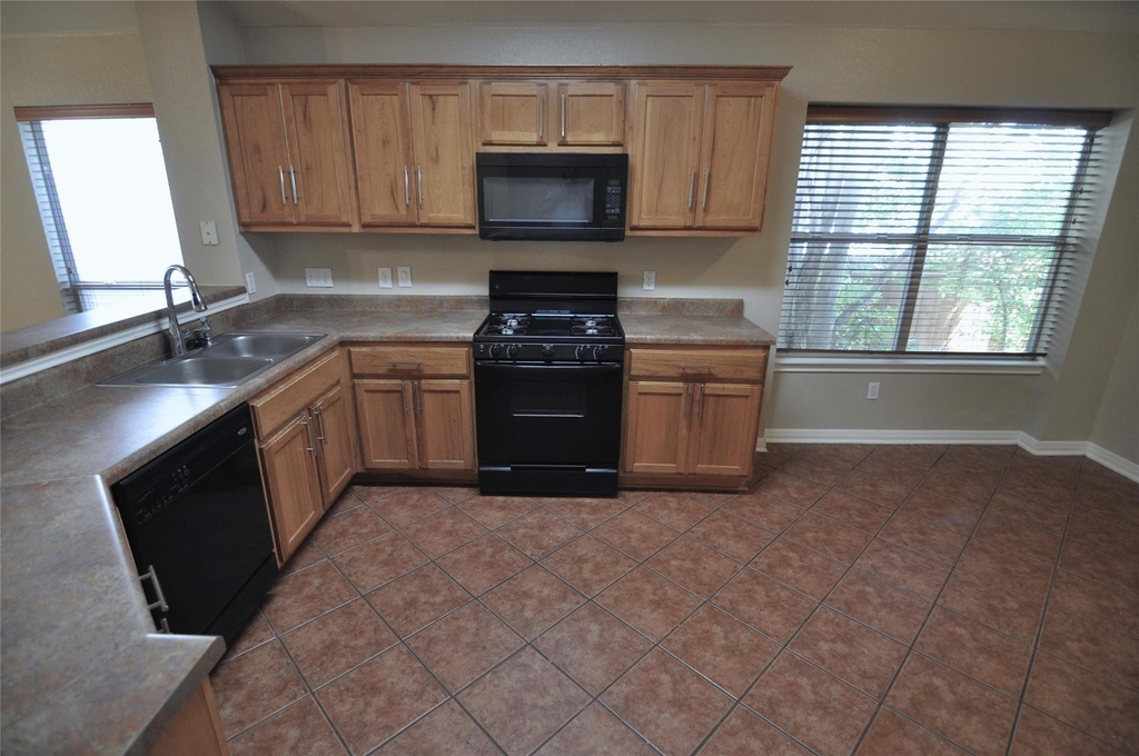 1830 Paradise Ridge Dr - Photo 5