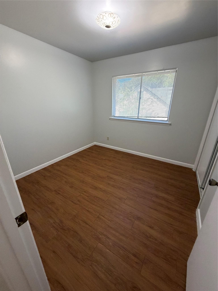1212 W 13th St - Photo 6