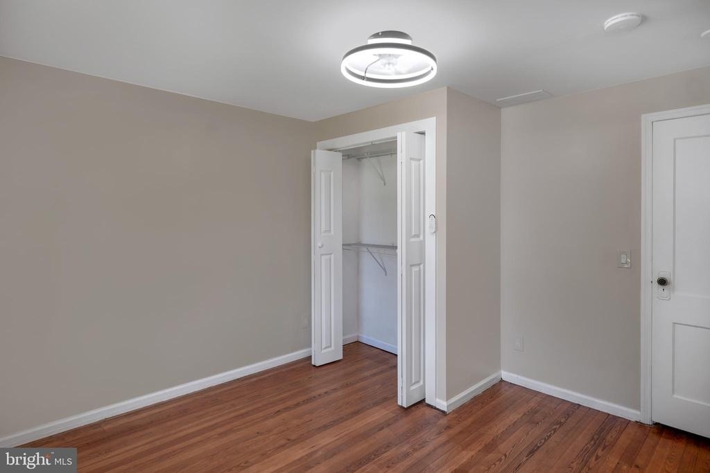 131 W Franklin Avenue - Photo 12