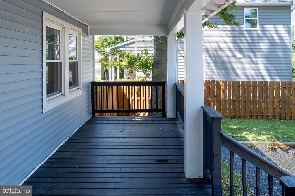 131 W Franklin Avenue - Photo 16