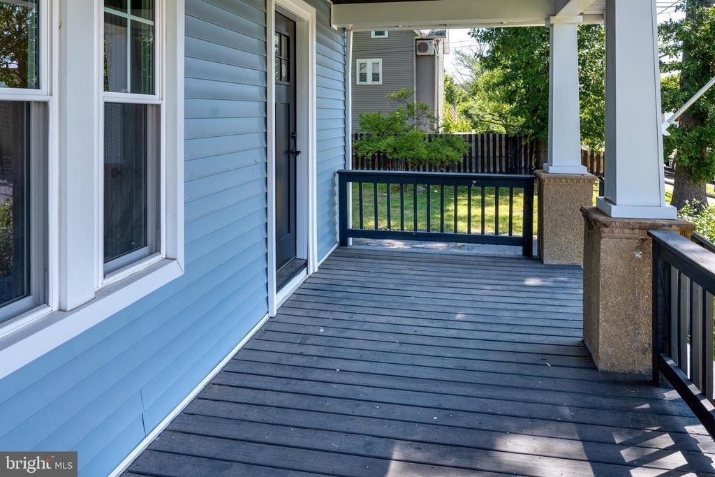 131 W Franklin Avenue - Photo 15