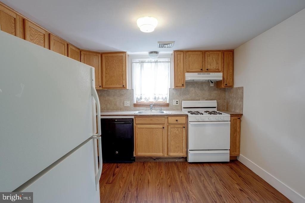 276 Kings Highway - Photo 2