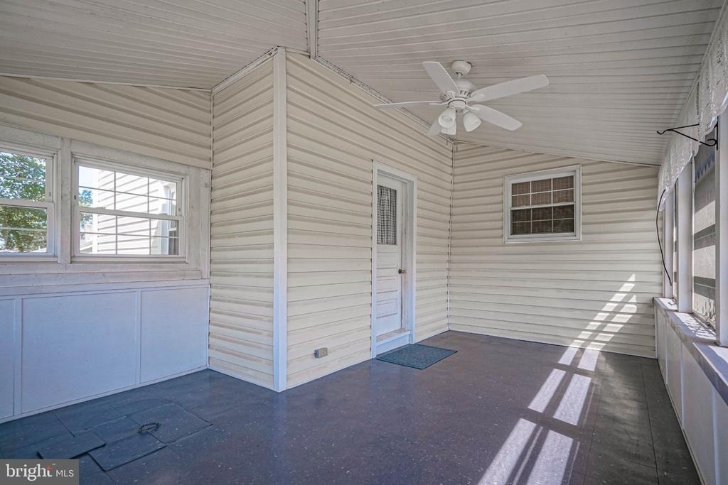 164 Franklin Street - Photo 23