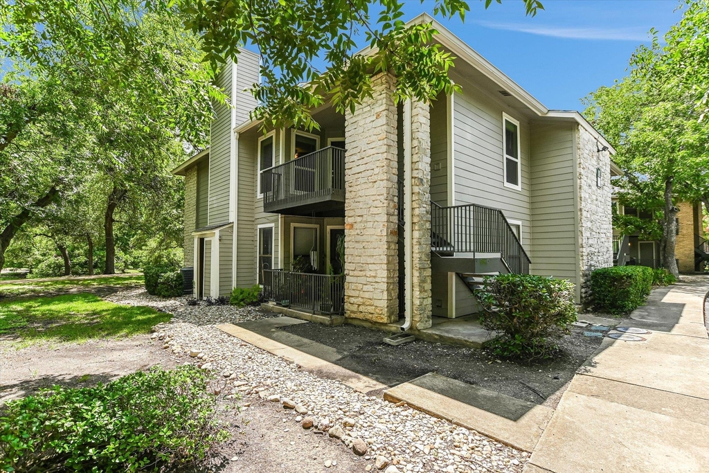 10616 Mellow Meadows Dr - Photo 0