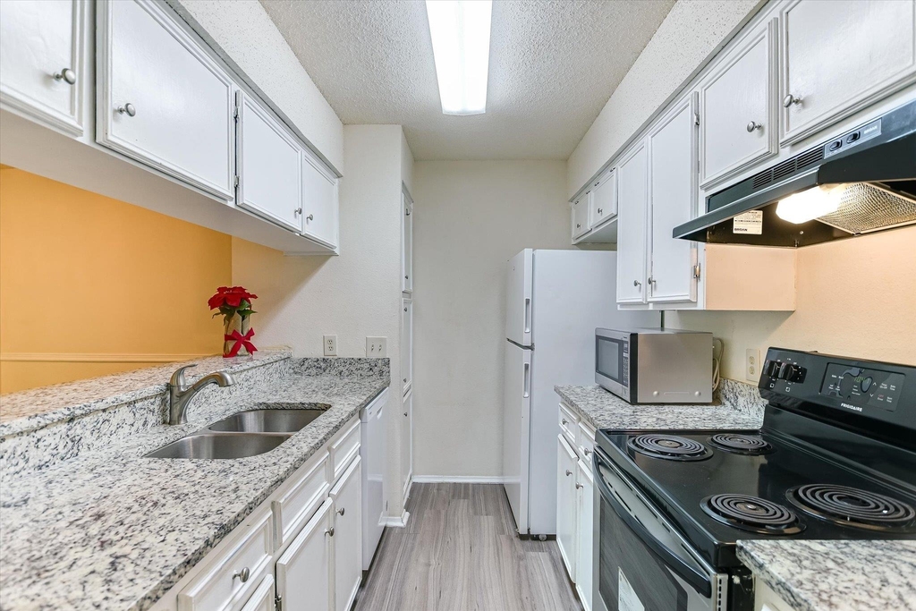 10616 Mellow Meadows Dr - Photo 4