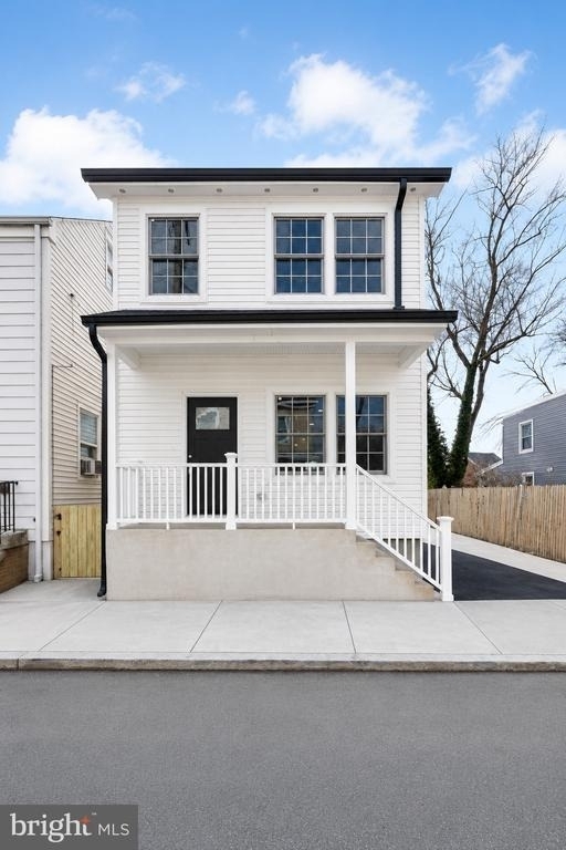 32 West Street - Photo 2