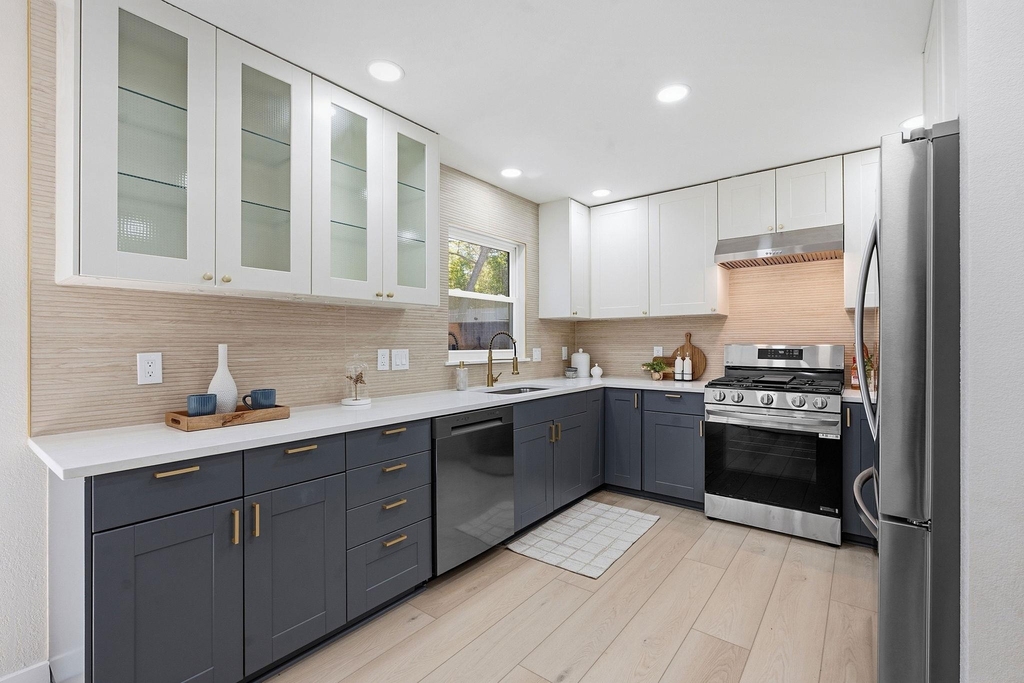 11805 Pollyanna Ave - Photo 7