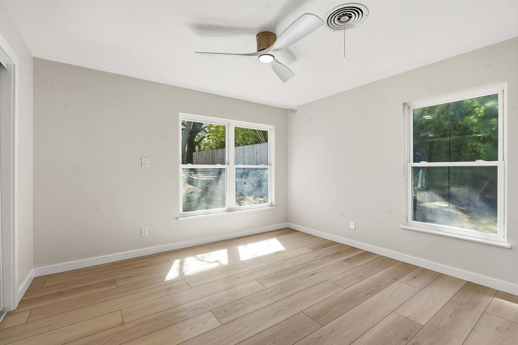 11805 Pollyanna Ave - Photo 19