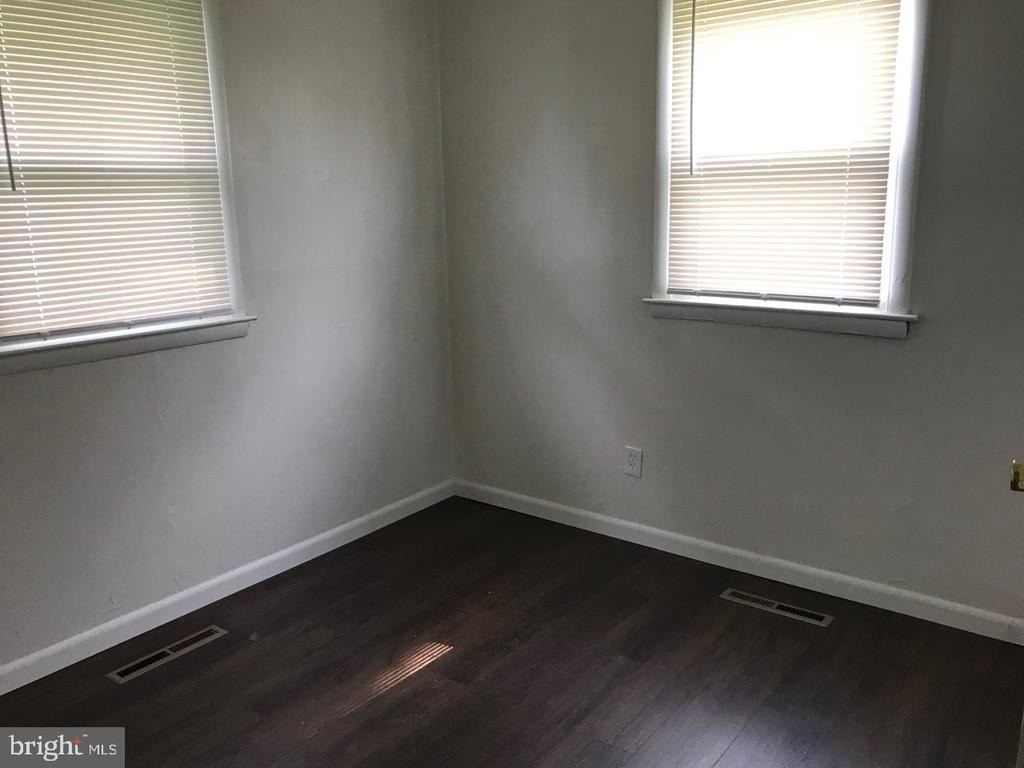 221 Norcross Lane - Photo 9