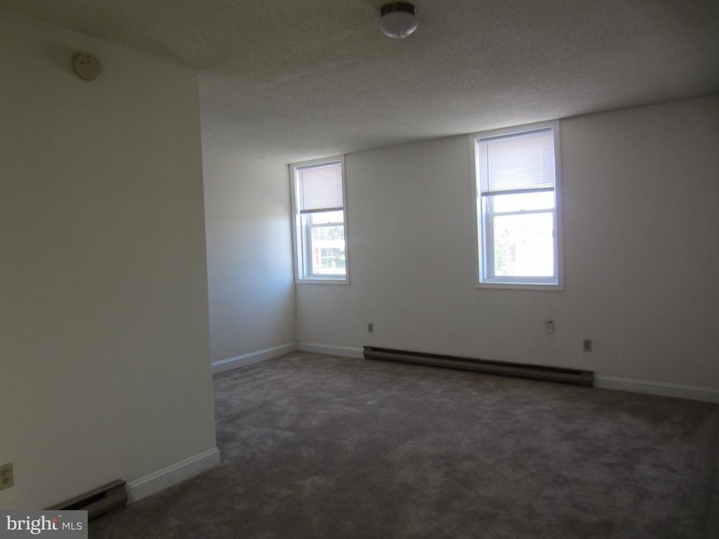 404 E William Street - Photo 8