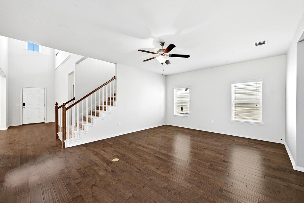 8821 Cattle Baron Path - Photo 3