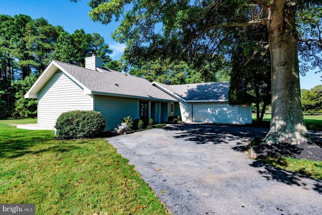 102 Golf Court - Photo 0