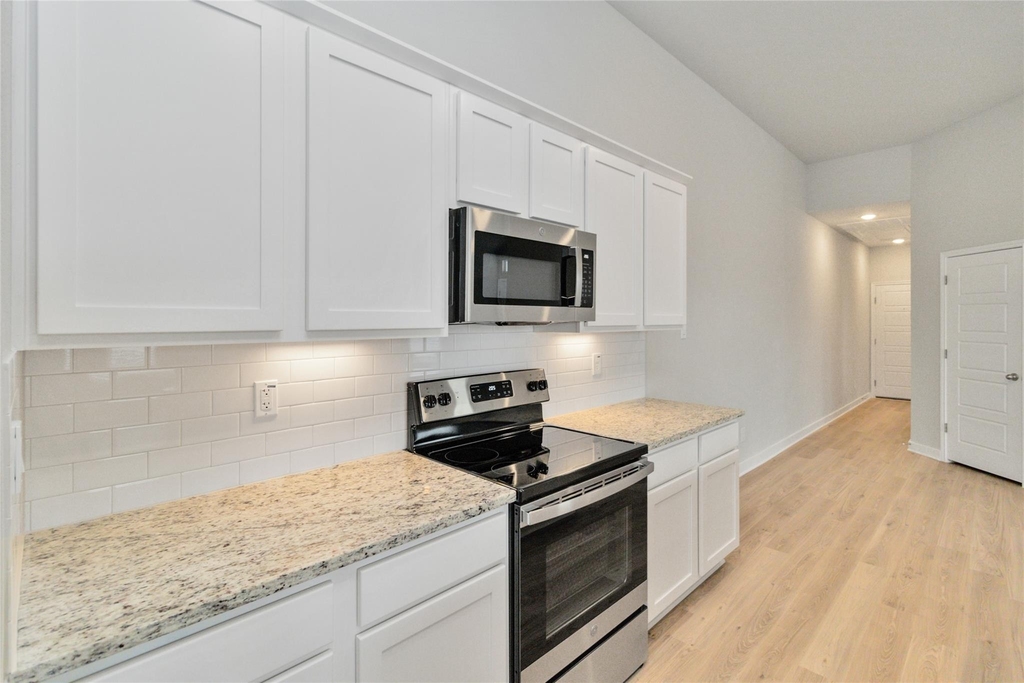 1020 Staglin St - Photo 13